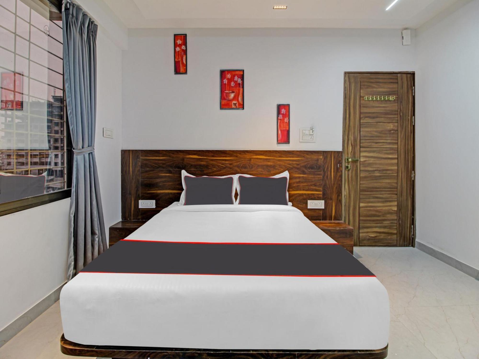 Collection O Crystal Hotel Pimpri-Chinchwad Exterior photo