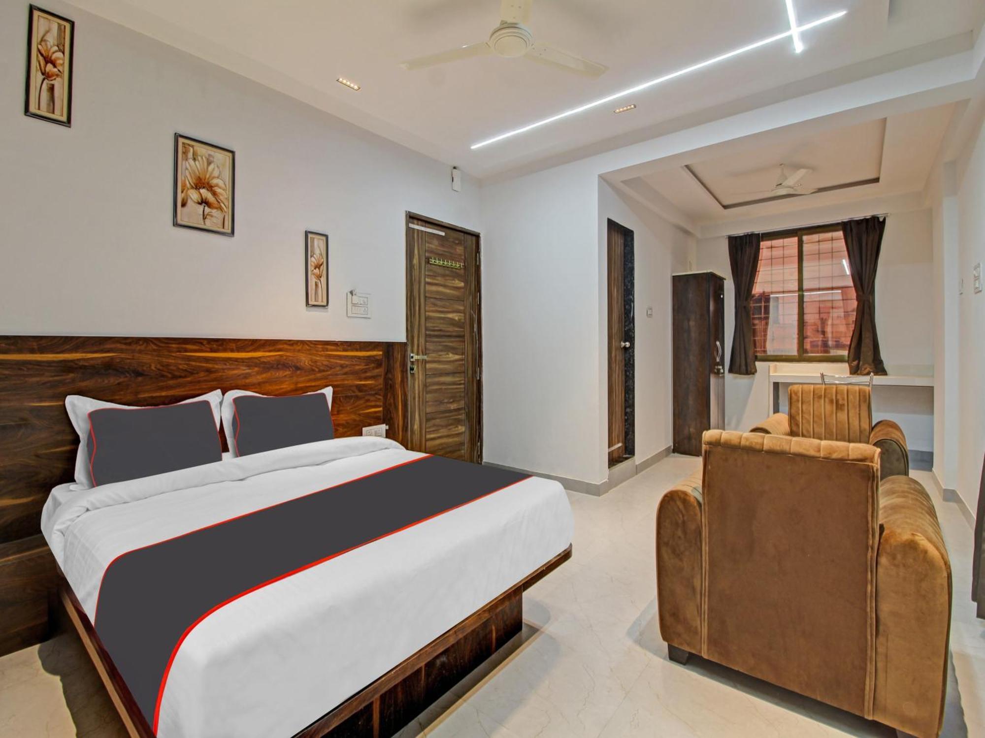 Collection O Crystal Hotel Pimpri-Chinchwad Exterior photo